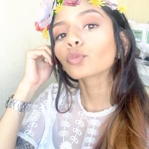 Meet your Posher, Dayana